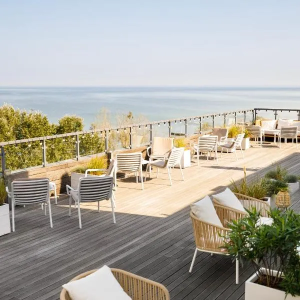Marine Hotel by Zdrojowa، فندق في كولوبرزيغ