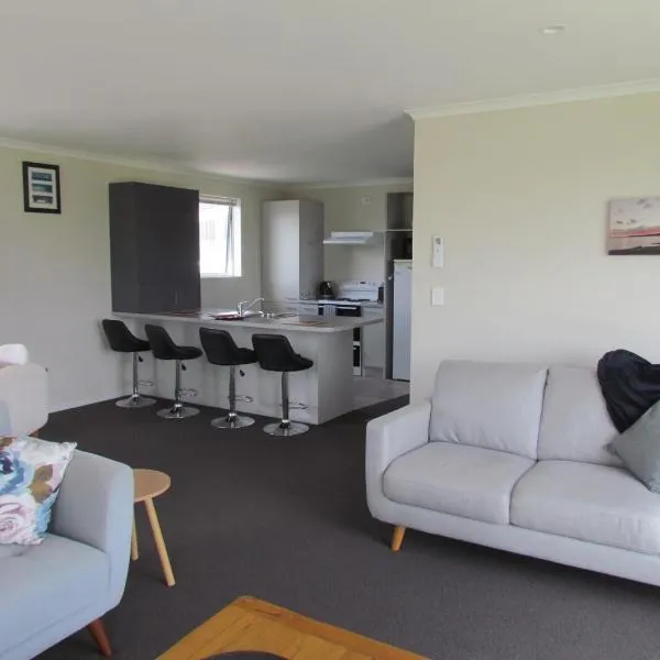 West Coast Wonder 4 Minutes Drive to Glinks Gully, hotel v destinaci Te Kopuru