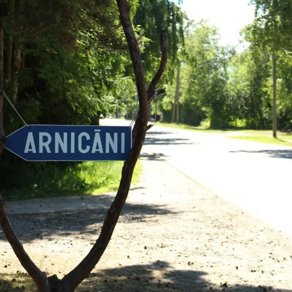 Viesu Māja Arnicāni, hotel a Ragaciems