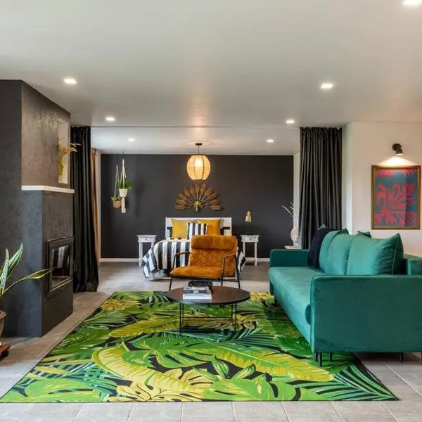 Peaceful countryside retreat in Gauja National Park, hotel sa Raiskums