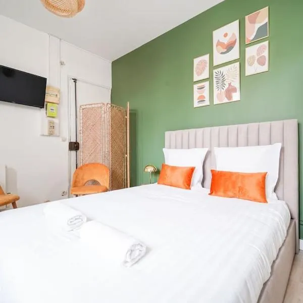 Green studio cosy and confortable - III