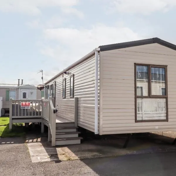 Beachcomber D35, hotel in Abergele