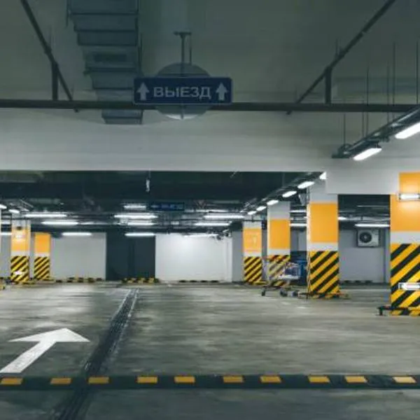 CAR PARKING AGRINIO SMART KEY BOX by PROJECT 86 IKE, hotel v destinaci Agrinion