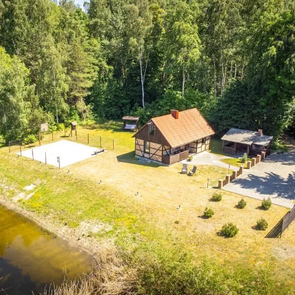 Amber House su sūkurine vonia, hotel u gradu 'Agluonėnai'