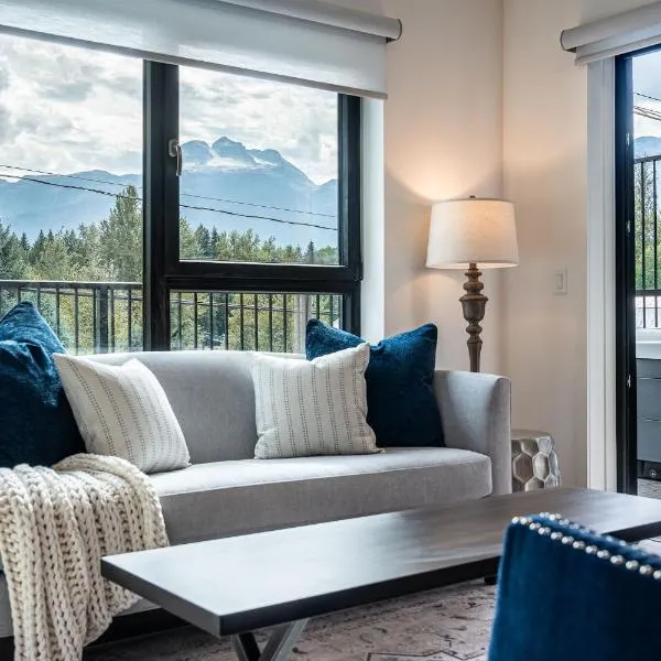 Stoked 4Ever - Revelstoke Condo (+Hot Tub), hotel v destinaci Revelstoke