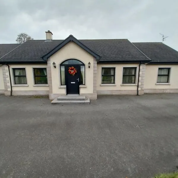 Home from Home, hotel in Corchoney Cross Roads