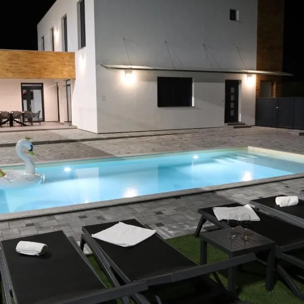 Avangard HOME II, Hotel in Rokovci
