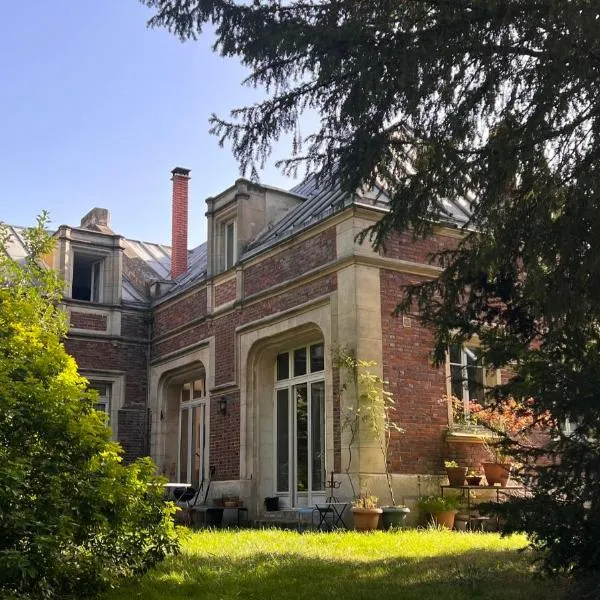 Les écuries du château, hotel v destinaci Boissy-Saint-Léger