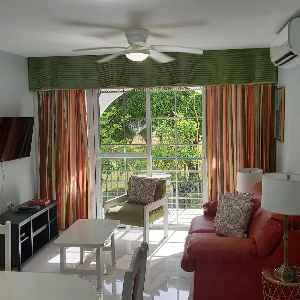 Marchabell by the Sea E22, hotel in Ocho Rios