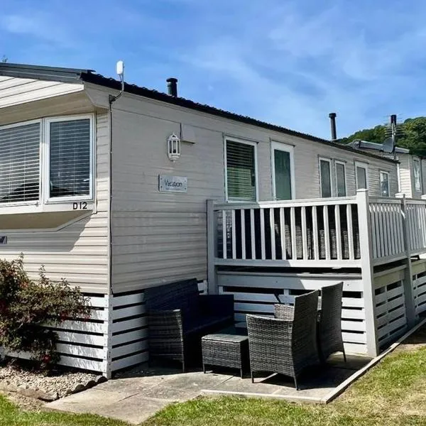 8 berth pet friendly caravan, Penrhyn Bay, Llandudno, hotel in Llandudno