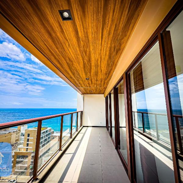 Apartamento com linda vista mar no NAU