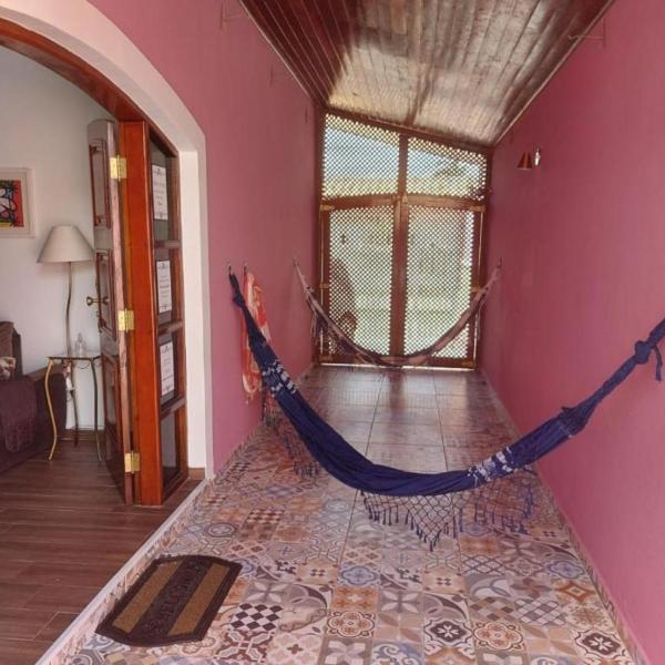 Casa Rosa de Peruíbe - Casa de Temporada 3 dormitórios, 10 hóspedes, piscina, wi-fi, netflix, 800 metros da praia - Foto 2