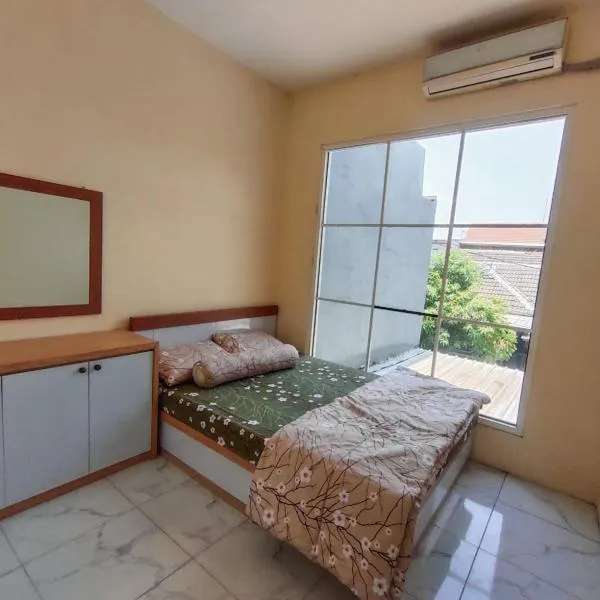 Java Mulia Homestay Syariah, hotel v destinaci Randusari