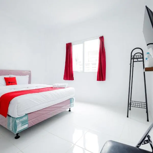 RedDoorz near Jalan Cikini, хотел в Джакарта