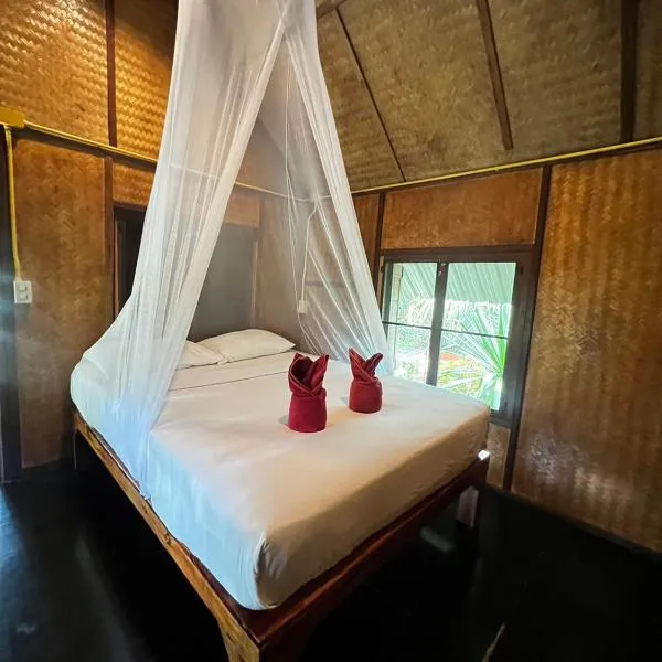 Khaosok Bamboo Huts Resort, hotel Khauszokban