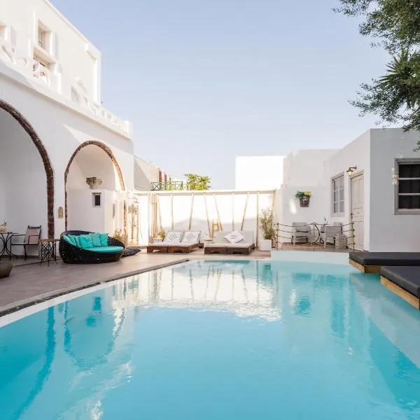 The Museum Project Oia, hotel in Oia
