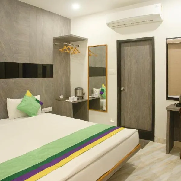 Treebo Trend Urban 1 Km From Railway Station, hotell sihtkohas Surat