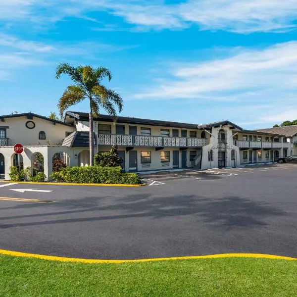 Quality Inn & Suites Altamonte Springs Orlando-North: Apopka şehrinde bir otel