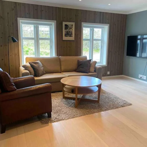 Modern Apartment near city center - Parking available, hotel in Sandefjord