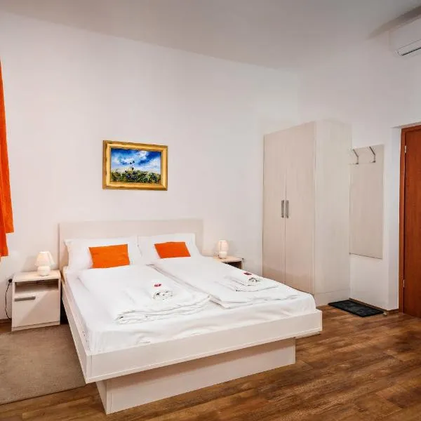 Rooms Lidija, hotel in Zagreb