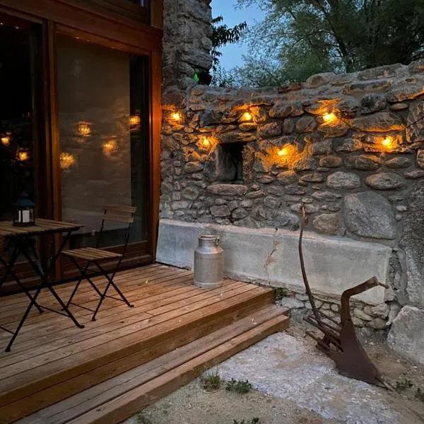 Turisme Rural Ca l'Axai casa 3, ξενοδοχείο σε Pi