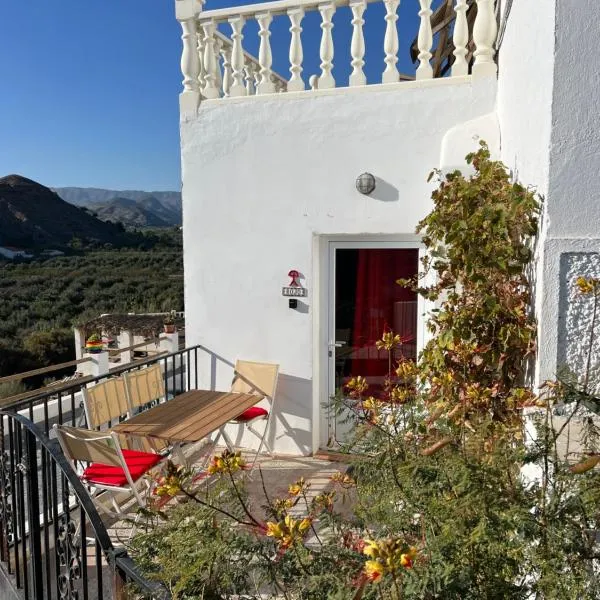 Apartment with hot tub and stunning views in Oria, hotel in El Llano de los Olleres