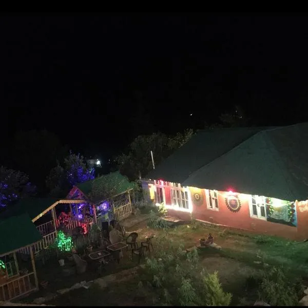 Renuka homestay and cafe, hotel v destinaci Kasol