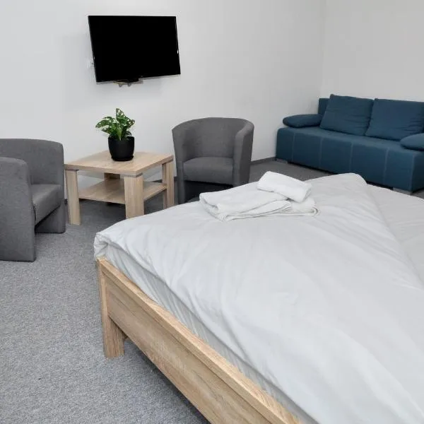 Pokoje, Apartamenty, Restauracja Marcus, hotel v destinácii Oborniki
