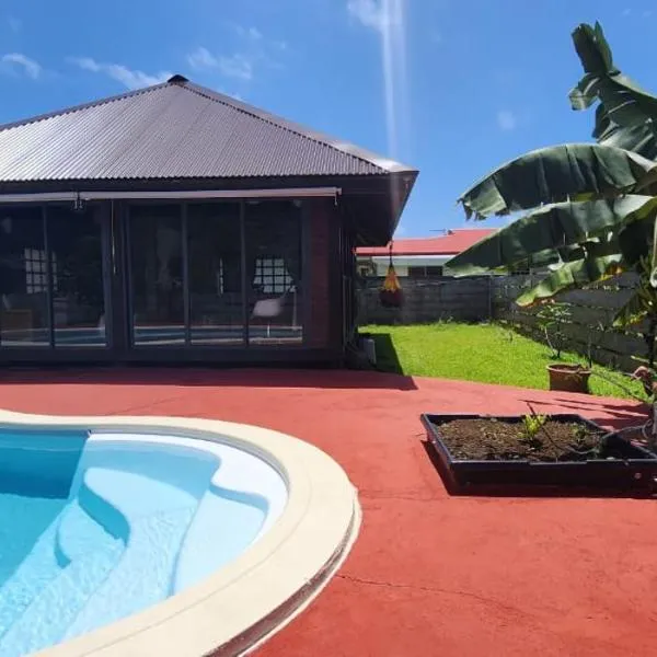 Heipoe Lodge, hotel v Uturoe