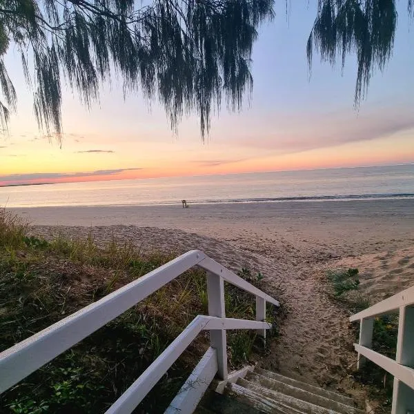 Rosalynda- Luxury Beachfront 3 BR Townhouse, hotel in Hervey Bay