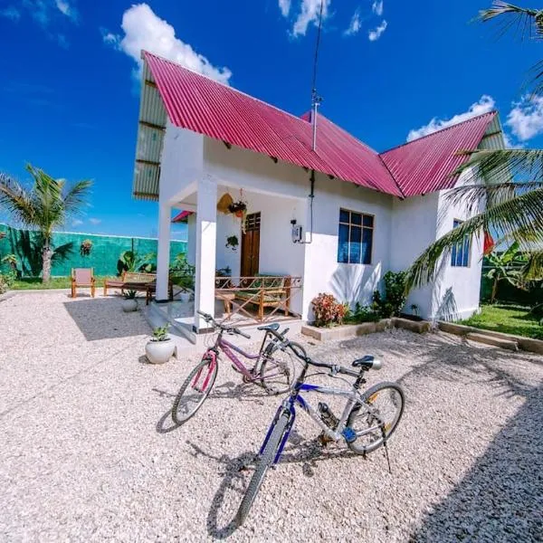 4min to beach & The Rock - Milkyway View at Night - 4 Bedroom option has an Outdoor Cinema, hotel en Pingwe