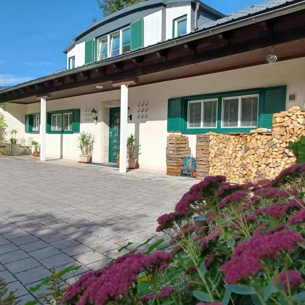 Villa Romy mit 3 Gästezimmer, hotel v destinaci Bad Ischl