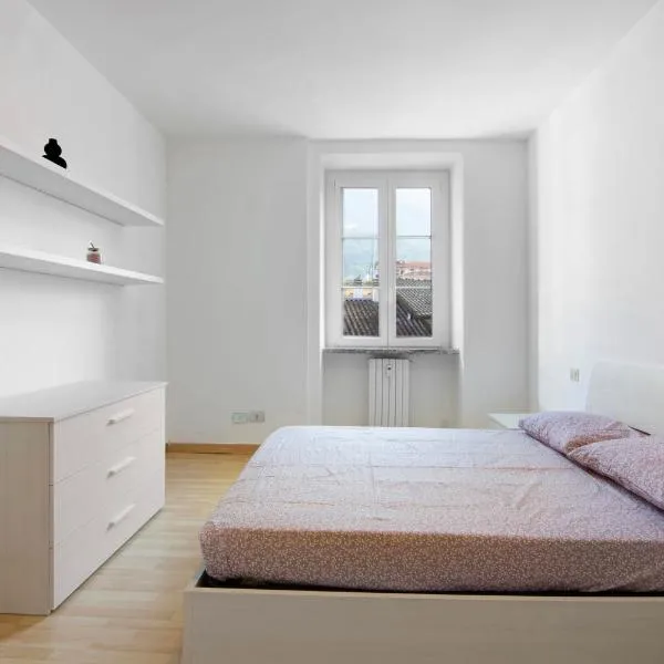 Greta House, hotel v destinaci Colico