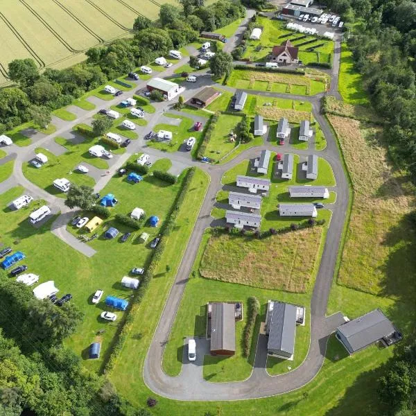 Linwater Caravan Park - Luxury Lodges and Static Caravans near Edinburgh, hotel v destinaci Newbridge