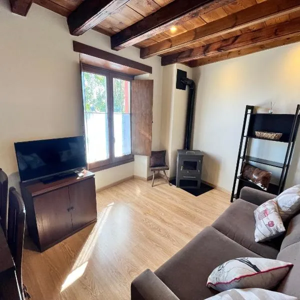 Casa Bernat Apartament, hotel v destinácii Puigcerdà