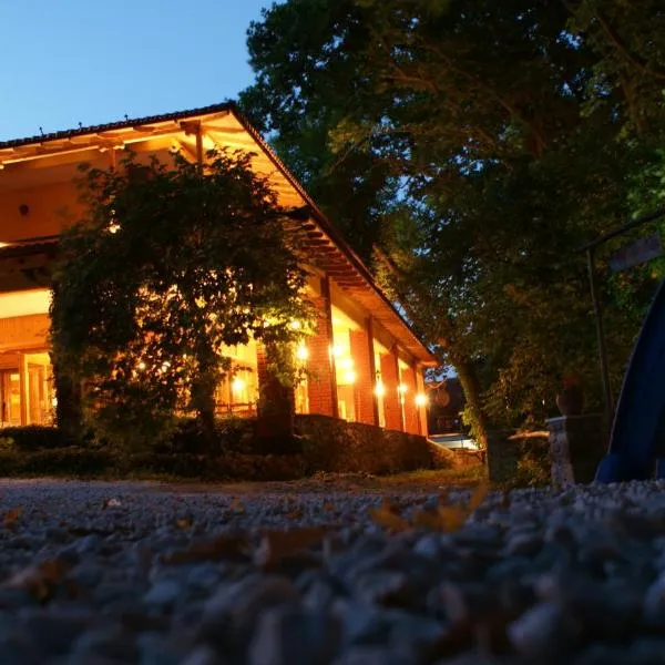 Margaret's Island Hotel, hotel en Metamórfosi