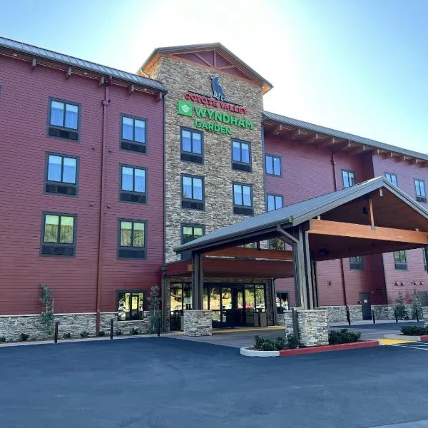 Wyndham Garden Redwood Valley, hotel em Willits