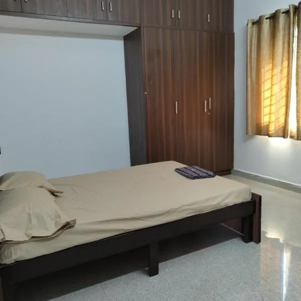 Shree 53 1BHK, hotel in Bengaluru