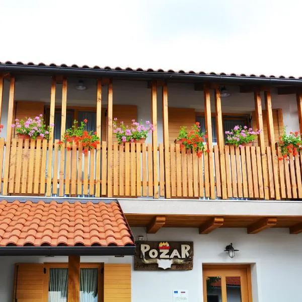 Tourist Farm Pri Požarju, hotel em Knežak