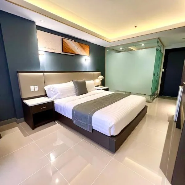 Subic Riviera Hotel & Residences, hotel in Kababae