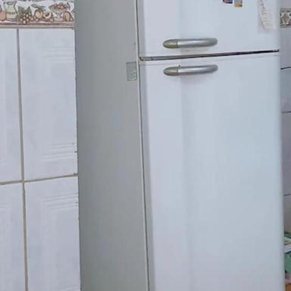 Casa tranquila e boa localização - Foto 4