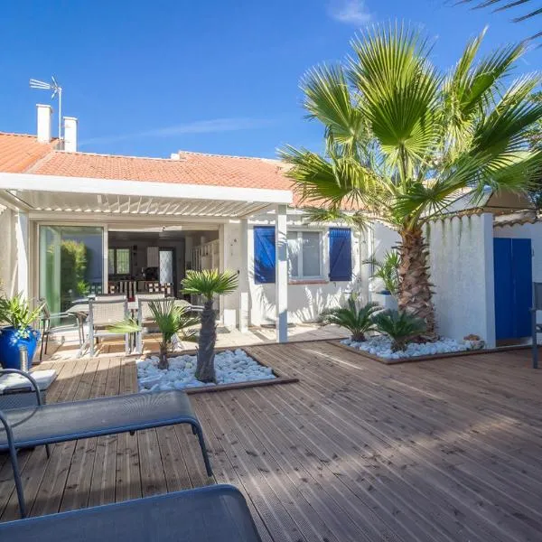 VILLA LES PALMIERS, hotel v destinácii Palavas-les-Flots