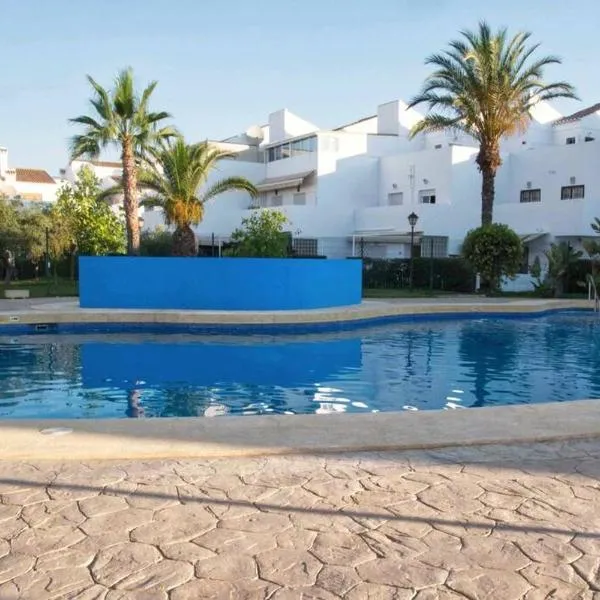 Adosado en playa Vera,3 piscinas, hotel in Vera