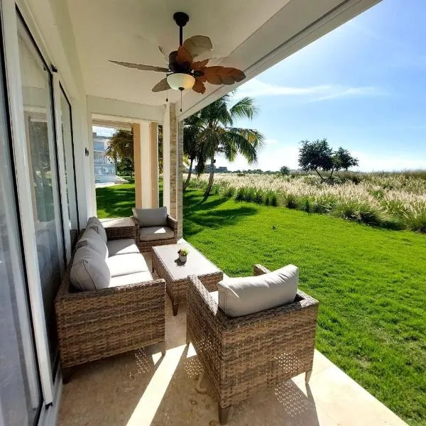 Hard Rock Getaway • 2BR with Golf + Pool Views, hotel in Punta Cana