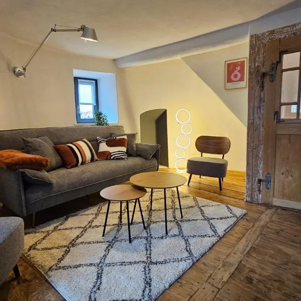 YFB l 500 Jahre alter Stadtmauerturm, hotel v destinaci Dillingen an der Donau