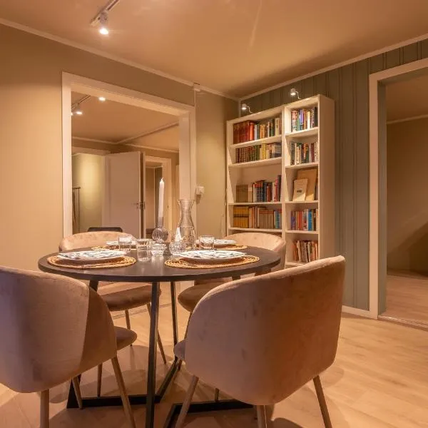 Cozy and spacious apartment in city centre, hotel in Tromsø
