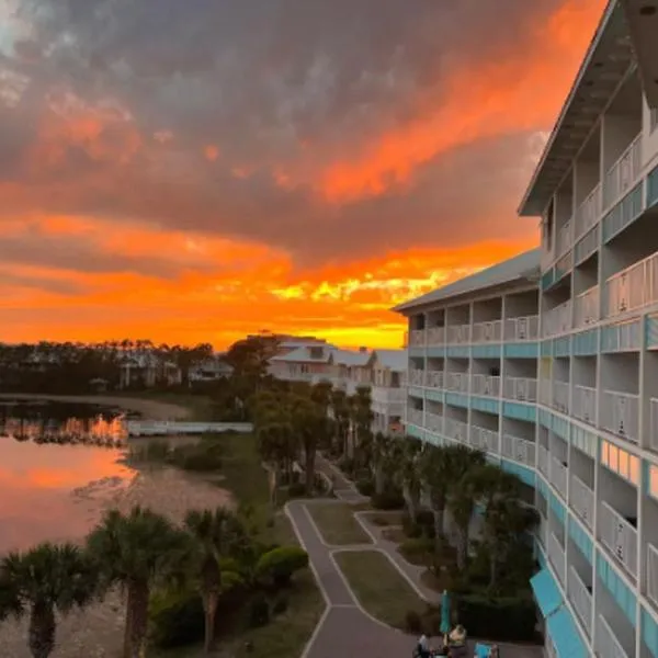 New Listing: Water Views, Beach, West end near 30A, готель у місті Панама-Сіті-Біч