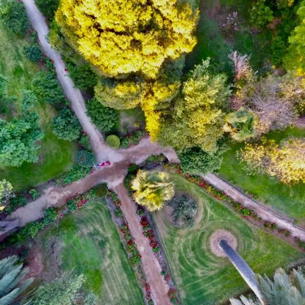 Strip Center Suites by Casona Lo Aguirre, hotel en El Monte