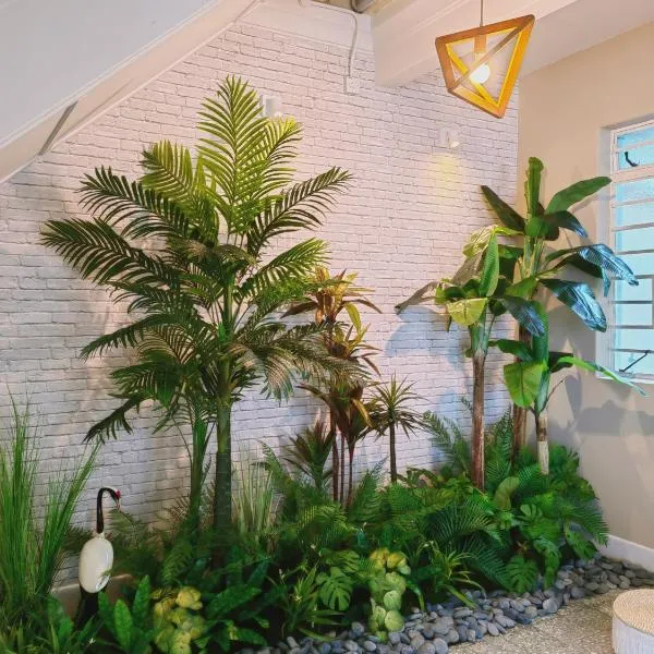 FA House by the Beach, hotel v destinaci Tanjung Bungah