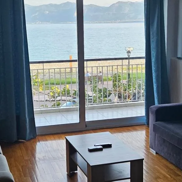 Nafpaktos Beach House, hotell i Áno Khóra